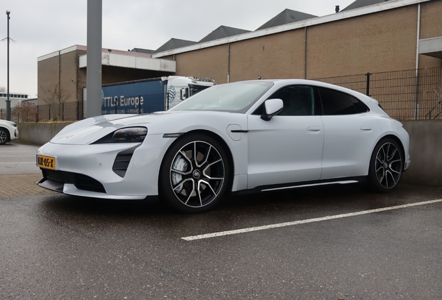 Porsche Taycan Turbo Cross Turismo