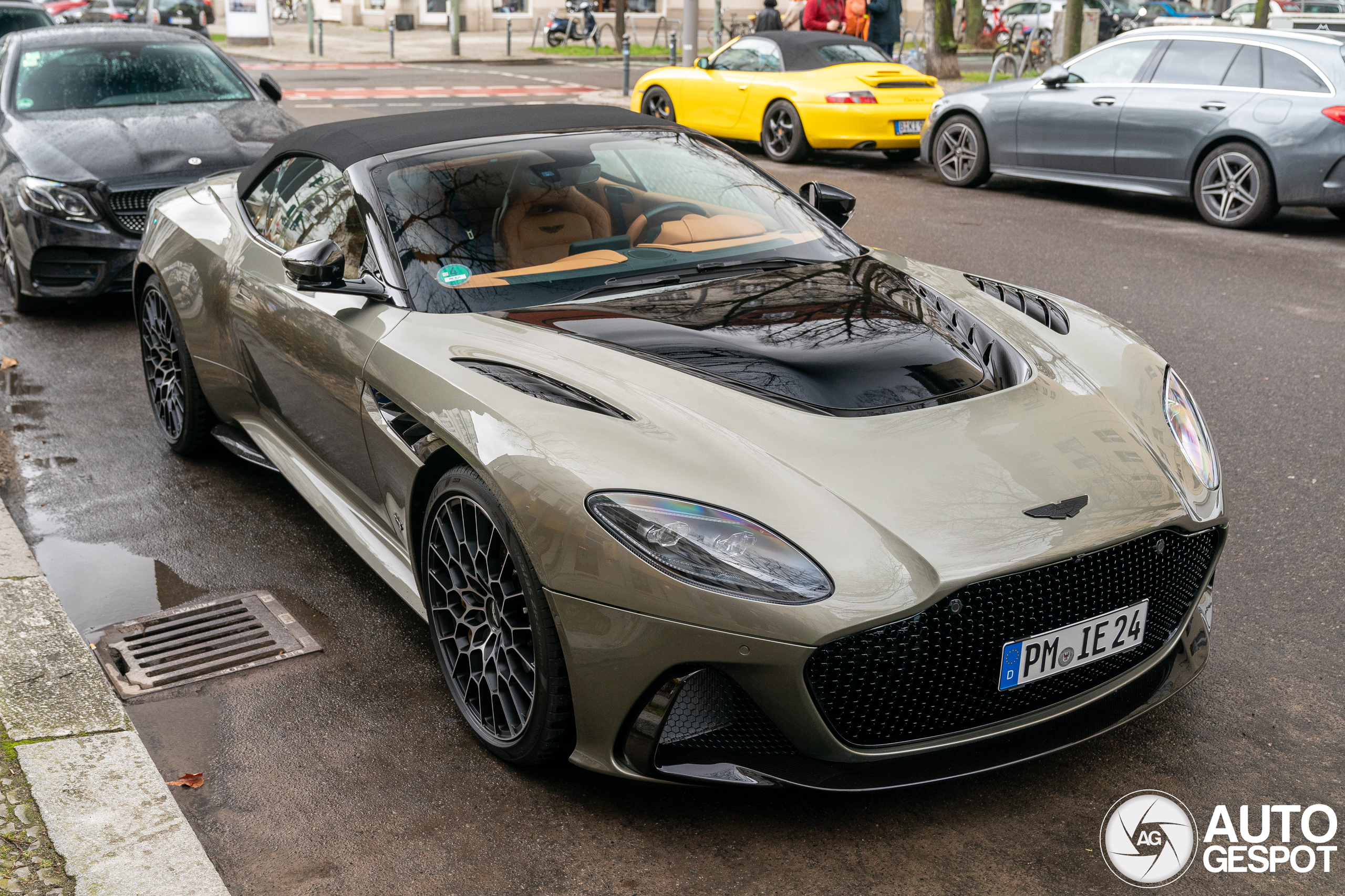 Aston Martin DBS 770 Ultimate Volante