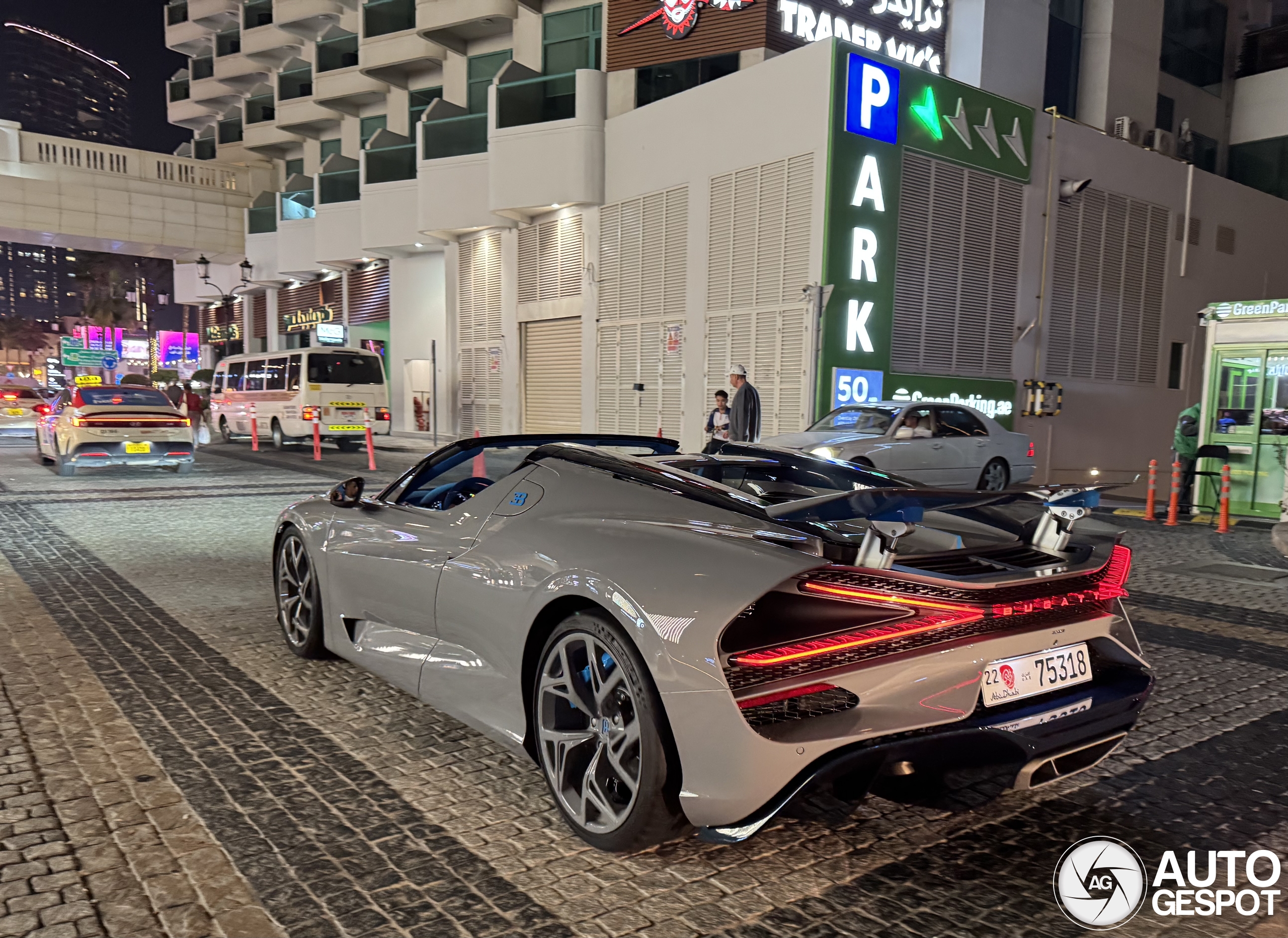 Dubai weet van geen stoppen: Bugatti W16 Mistral