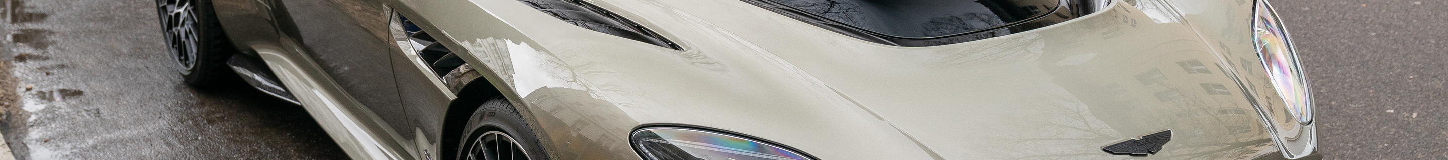 Aston Martin DBS 770 Ultimate Volante