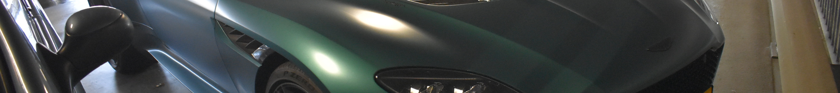 Aston Martin DBS Superleggera Volante