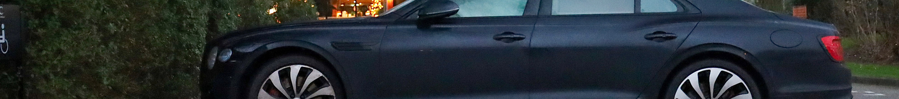 Bentley Flying Spur Hybrid