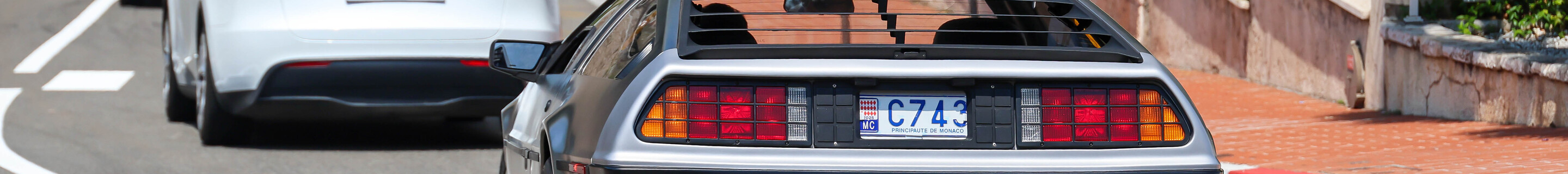 DeLorean DMC-12