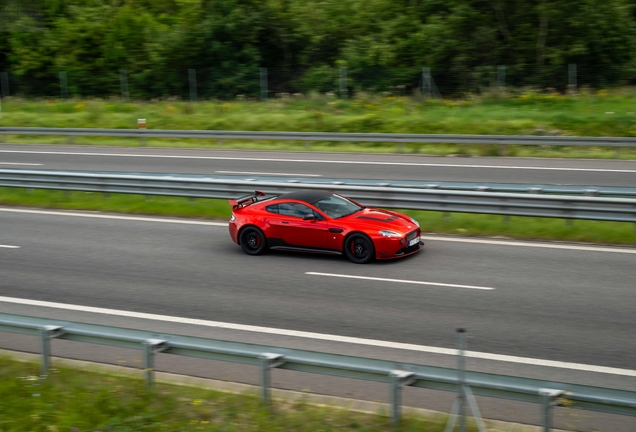 Aston Martin V12 Vantage S AMR