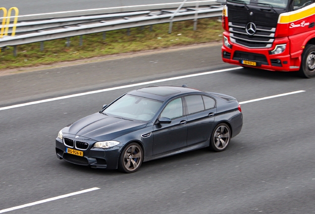 BMW M5 F10 2011