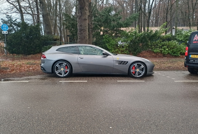 Ferrari GTC4Lusso