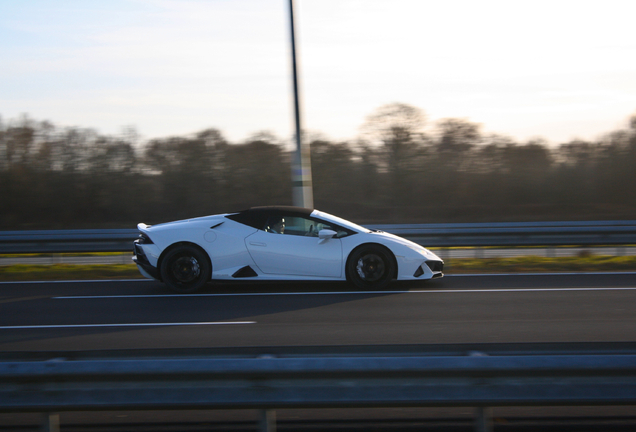 Lamborghini Huracán LP640-4 EVO Spyder
