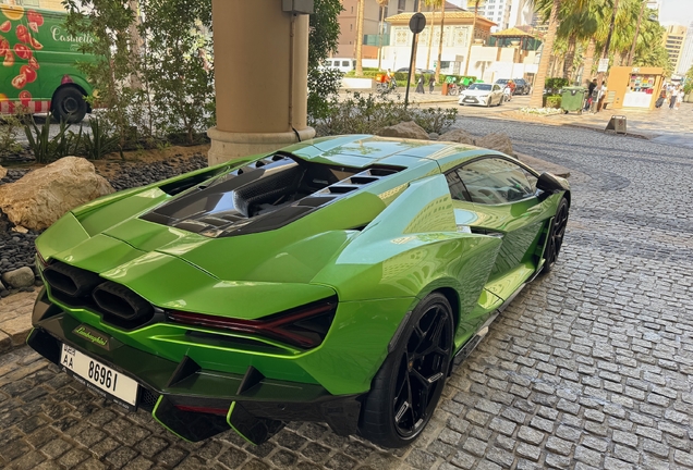 Lamborghini Revuelto