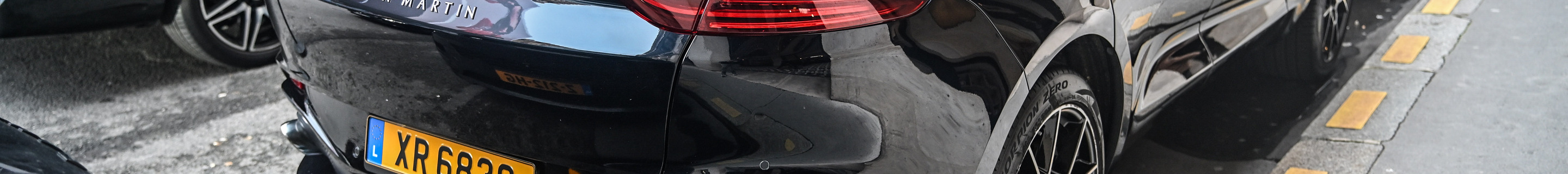 Aston Martin DBX