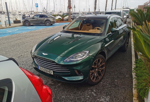 Aston Martin DBX