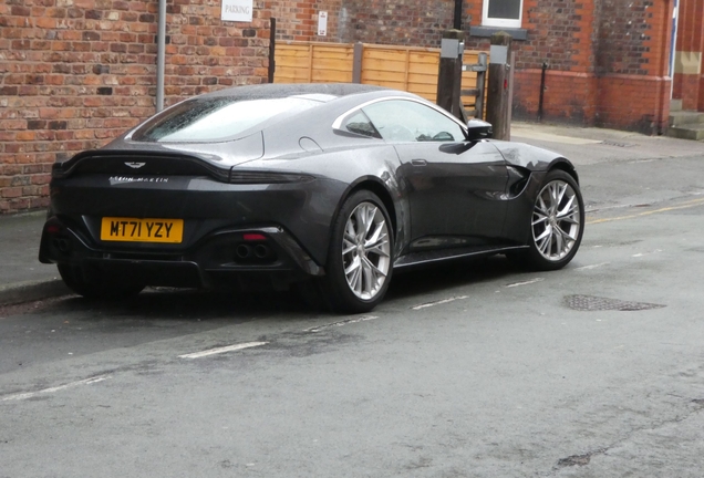 Aston Martin V8 Vantage 2018