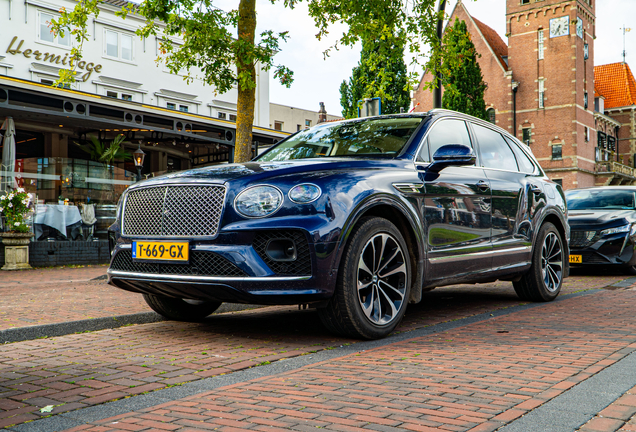 Bentley Bentayga Hybrid 2021