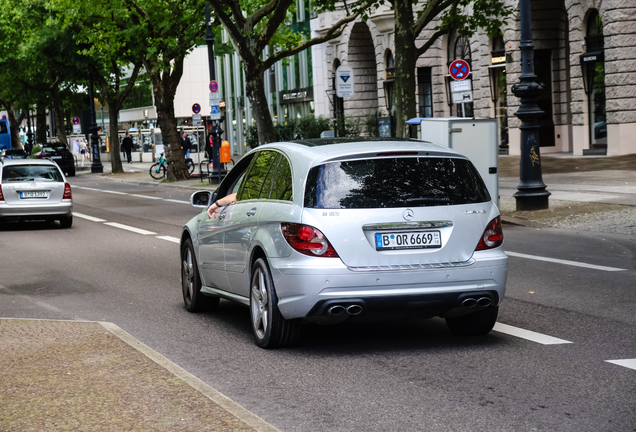 Mercedes-Benz R 63 AMG