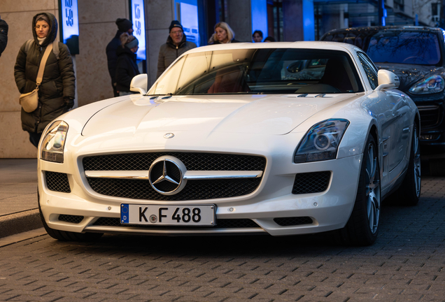 Mercedes-Benz SLS AMG