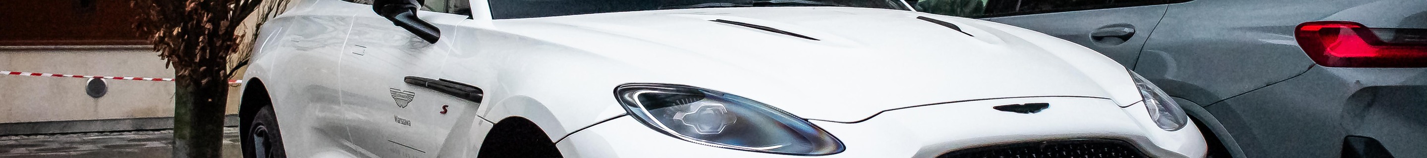 Aston Martin DBX S