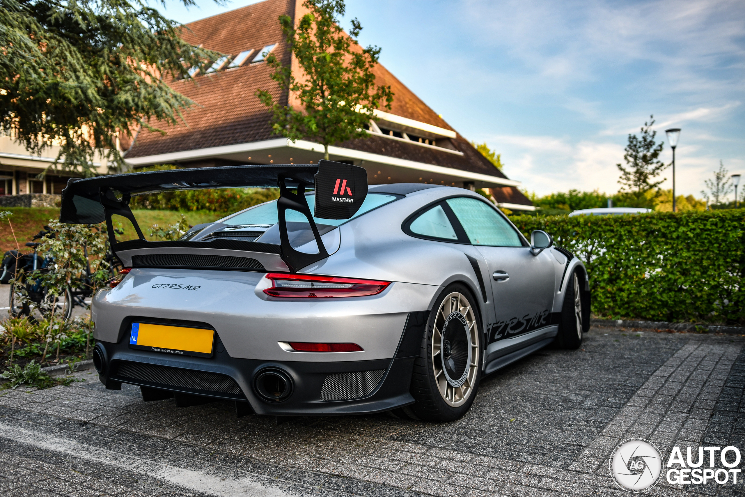 Porsche 991 GT2 RS Weissach Package Manthey Racing