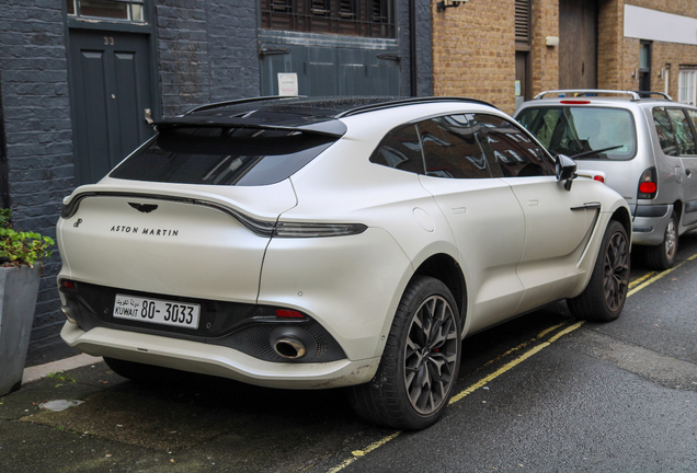 Aston Martin DBX