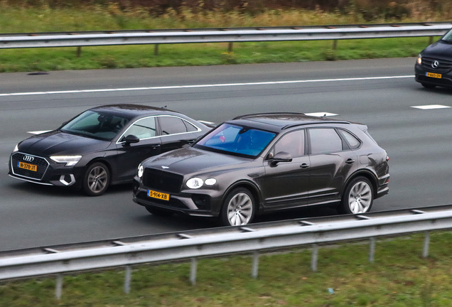 Bentley Bentayga Hybrid Azure