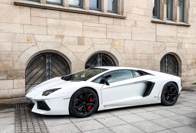 Lamborghini Aventador LP700-4