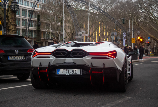 Lamborghini Revuelto