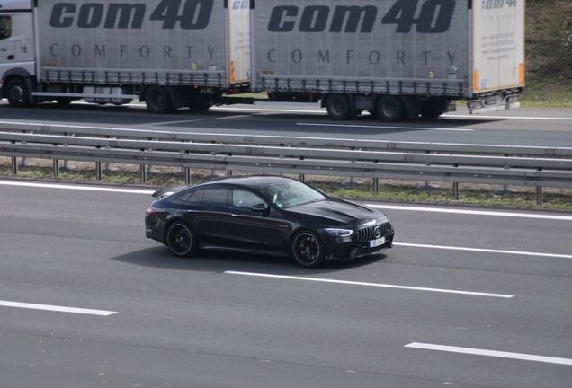 Mercedes-AMG GT 63 S X290