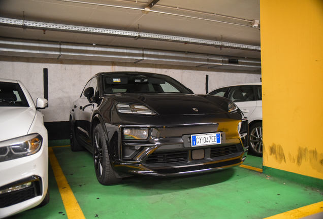 Porsche Macan EV Turbo