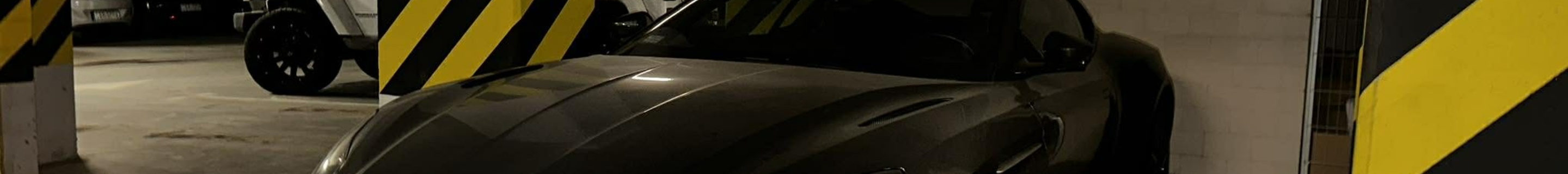 Aston Martin DB11 V8