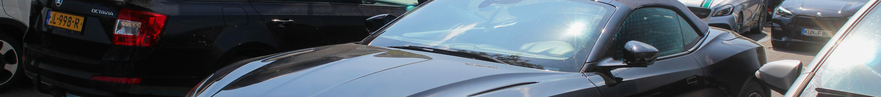 Aston Martin DB11 V8 Volante