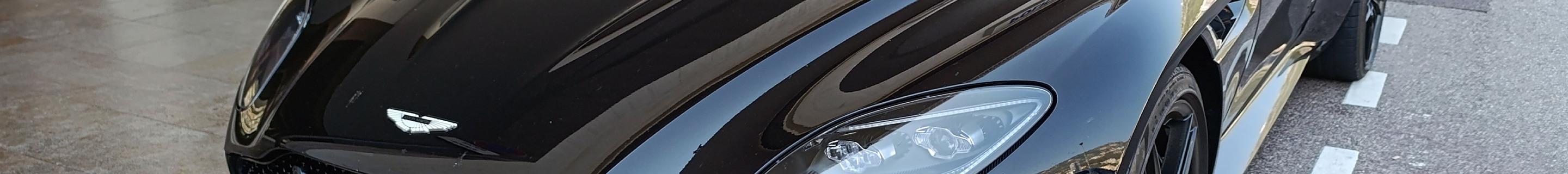 Aston Martin DBS Superleggera