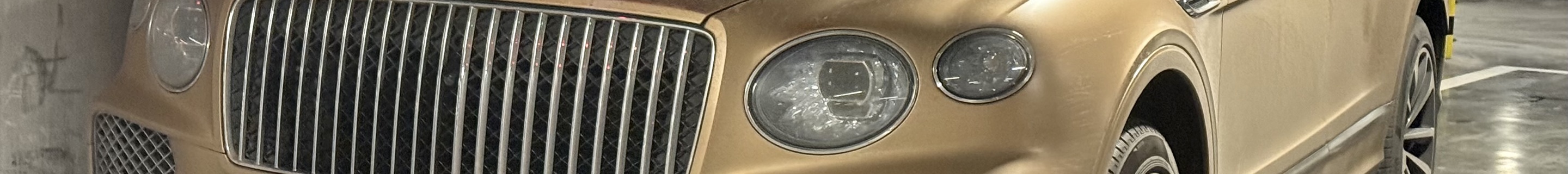 Bentley Bentayga Azure 2024