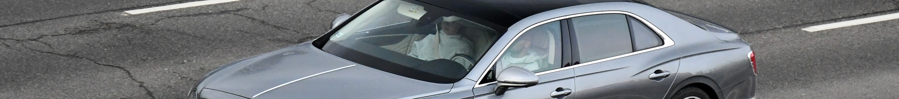 Bentley Flying Spur V8 2021