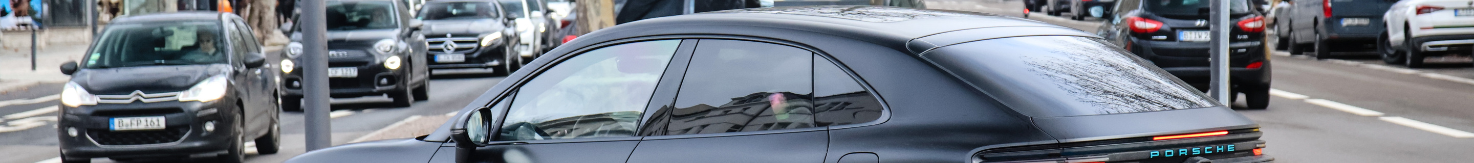 Porsche Macan EV Turbo