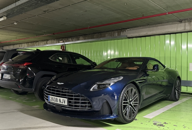 Aston Martin DB12 Volante