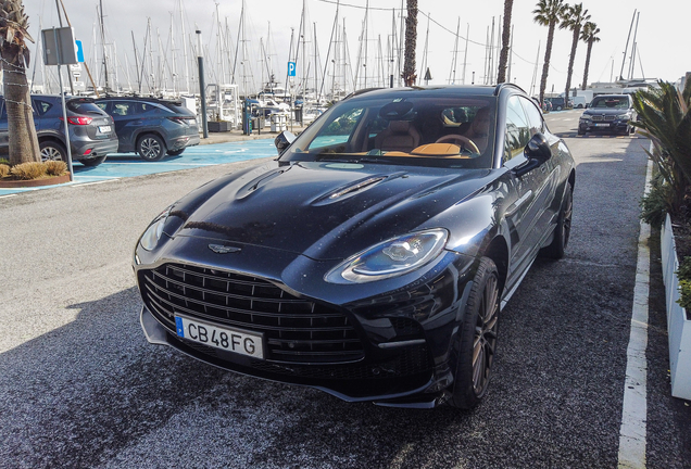 Aston Martin DBX707