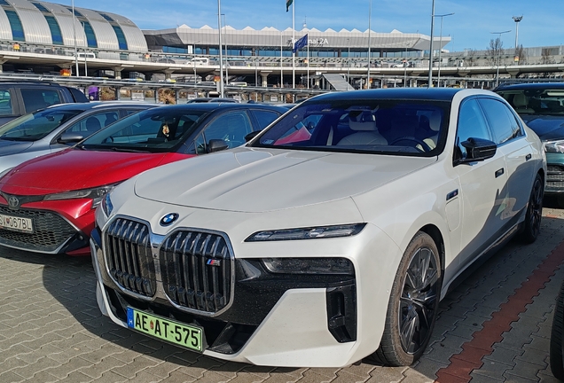 BMW M760e xDrive