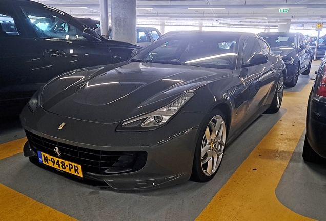 Ferrari GTC4Lusso T