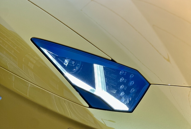 Lamborghini Aventador LP700-4