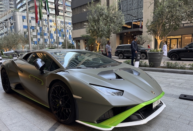 Lamborghini Huracán LP640-2 STO
