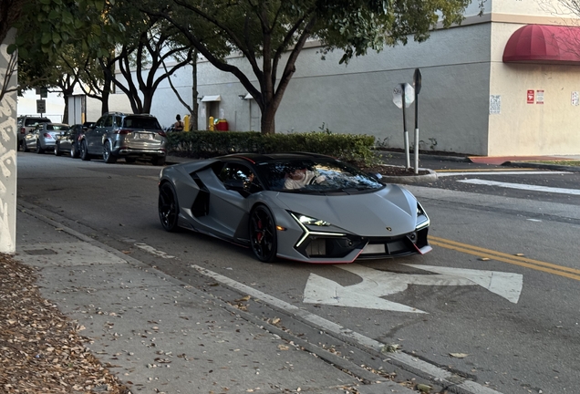 Lamborghini Revuelto