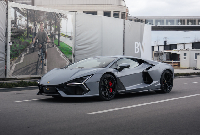 Lamborghini Revuelto