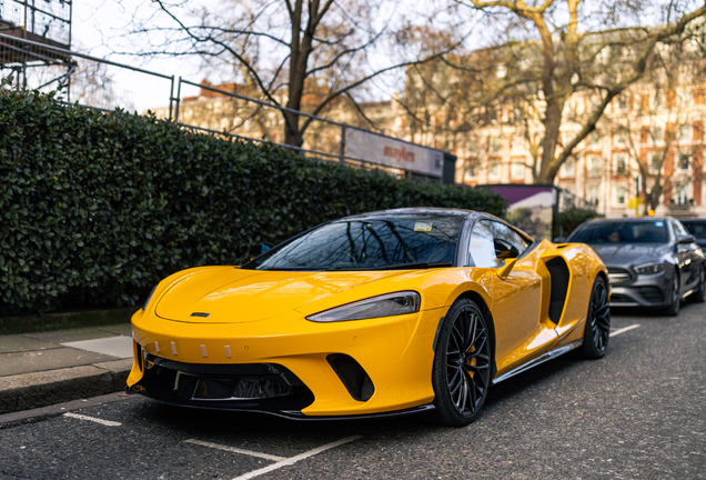 McLaren GT