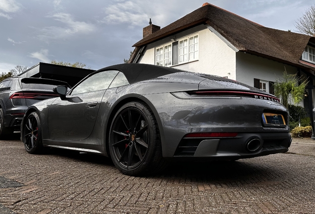 Porsche 992 Carrera 4S Cabriolet MkI