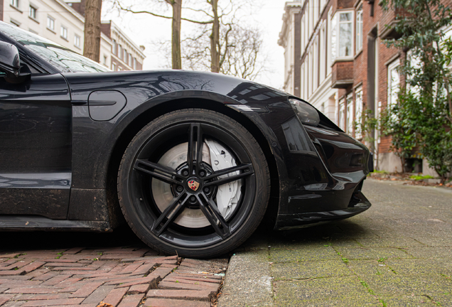 Porsche Taycan Turbo