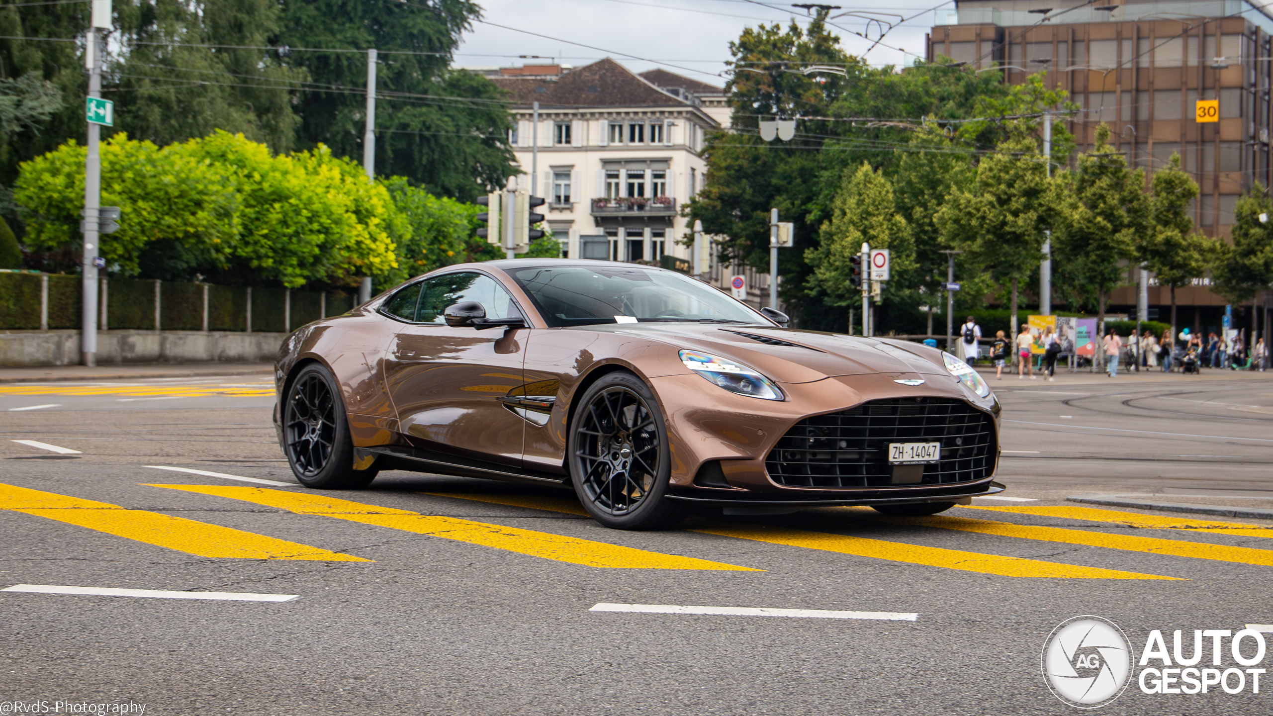 Aston Martin Vanquish 2025