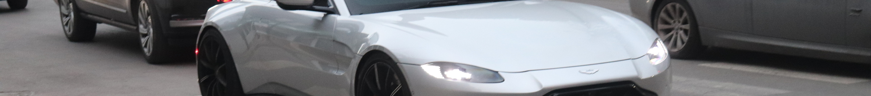 Aston Martin V8 Vantage 2018