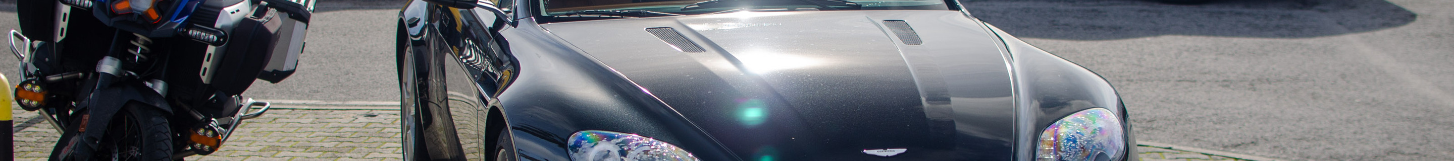 Aston Martin V8 Vantage Roadster 2012