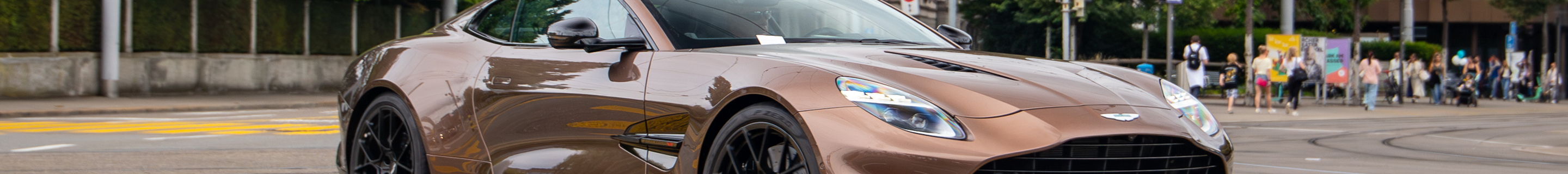 Aston Martin Vanquish 2025