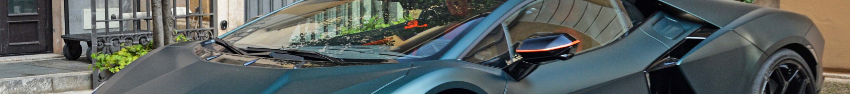 Lamborghini Revuelto