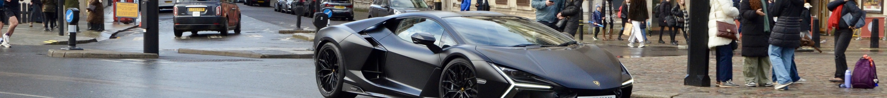 Lamborghini Revuelto