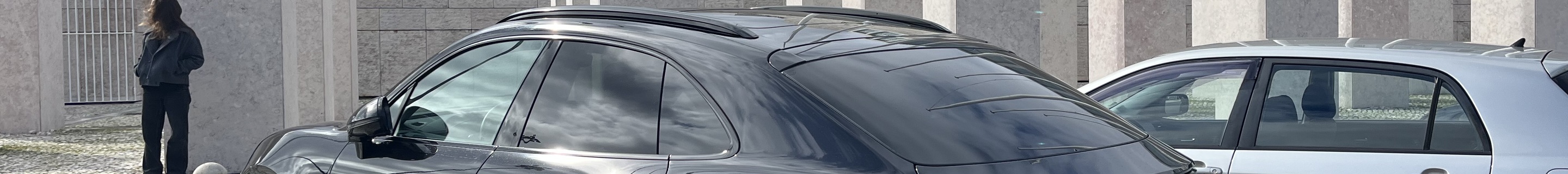 Porsche Macan EV Turbo